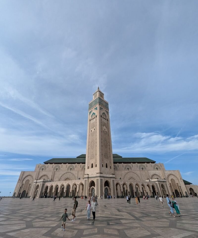 A breathtaking view of the iconic Hassan II Mosque in Casablanca, showcasing stunning Moroccan architecture.